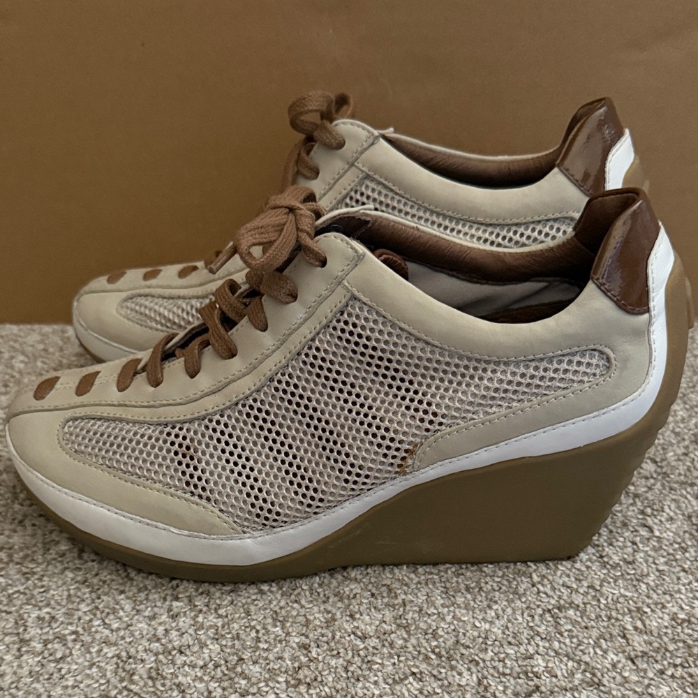 Stylish Tsubo Beige and Brown Wedge Sneakers - size 8.5